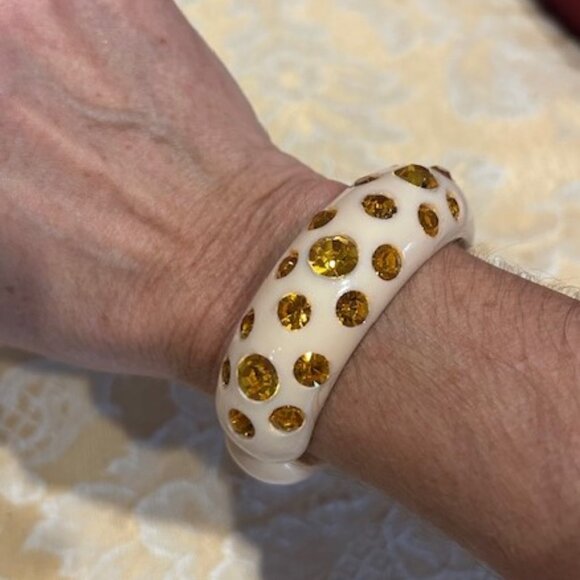 ALBERT WEISS Cream Orange Rhinestone Clamper BRACELET - Picture 3 of 9